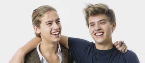 Are Cole Sprouse and his twin brother Dylan Sprouse not as close as before anymore? (via Blasting News library)