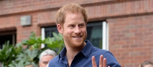 https://in.news.yahoo.com/prince-harry-says-being-royal-163541568.html
