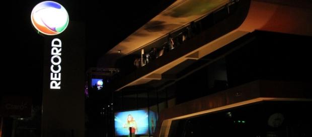Ator fica revoltado com reportagem do programa 'Domingo Show', da TV Record Ator fica revoltado com reportagem do programa 'Domingo Show', da TV Record