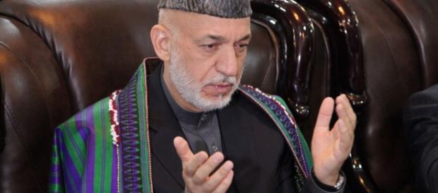 Ex-presidente Hamid Karzai disse que o ataque foi uma imensa atrocidade contra o povo afegão Ex-presidente Hamid Karzai disse que o ataque foi uma imensa atrocidade contra o povo afegão