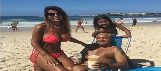 Mulher gata do deputado roubou a cena Mulher gata do deputado roubou a cena
