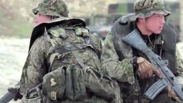 Japon : une armée retrouvée ? | ARTE Info - arte.tv