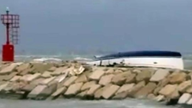 Naufragio nel porto di Rimini, 2 morti
