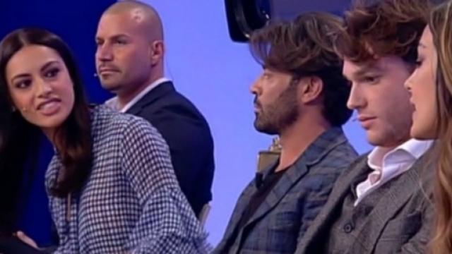 Polemica troniste Uomini e Donne | Velvet Gossip Italia - velvetgossip.it