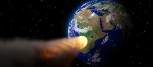 A gigantic asteroid will pass Earth on April 19. / Photo via MasterTux, Pixabay