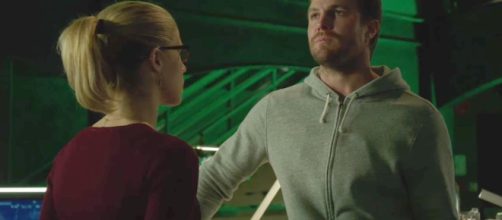 When will new episodes of 'Arrow' season 5 air? [Image via Blasting News Library]