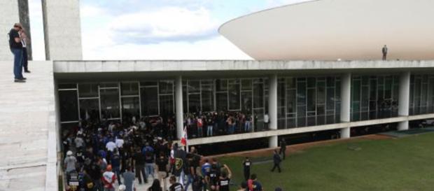 A temperatura ficou alta quando manifestantes da União dos Policiais do Brasil (UPB) tentaram ingressar na Câmara A temperatura ficou alta quando manifestantes da União dos Policiais do Brasil (UPB) tentaram ingressar na Câmara