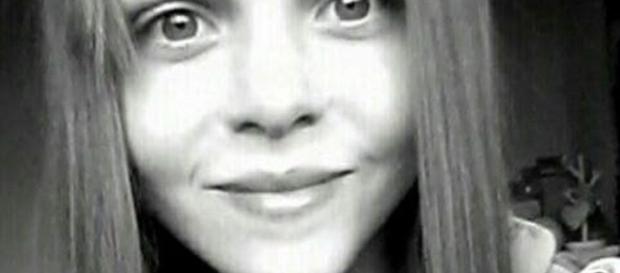 Devastata dall'anoressia: Pippa si è suicidata a 15 anni, inchiesta prosegue Devastata dall'anoressia: Pippa si è suicidata a 15 anni, inchiesta prosegue