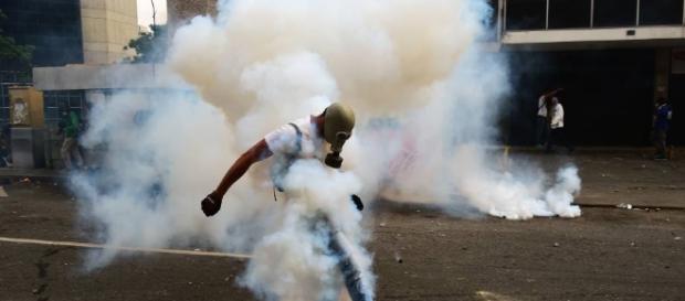 Venezuela passa por movimento contra o governo Maduro Venezuela passa por movimento contra o governo Maduro