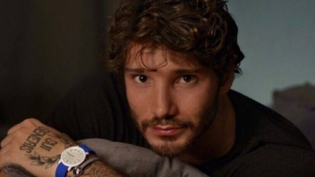 Gossip, Stefano De Martino smentisce la lite con la madre di Belen: 'Ca***te'.