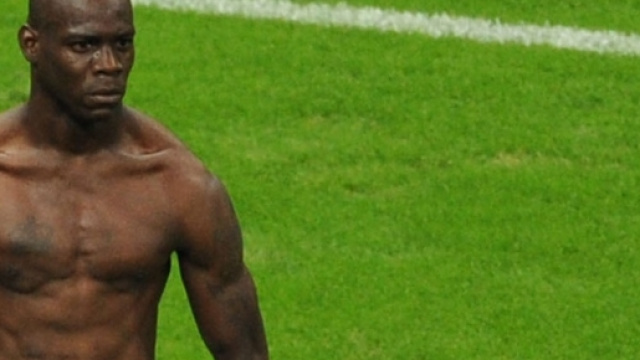 Mario Balotelli al centro di una bufera mediatica.