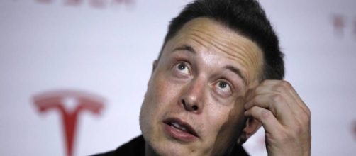 Il nuovo progetto di Elon Musk: fondere il cervello con i computer