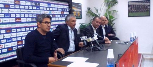 La Conferenza Stampa in cui il Lecce ha ufficializzato la conferma di Padalino.