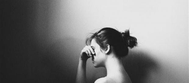 "Eu sei que vai doer, mas você precisa pegar as melhores lembranças, transformadas em esperanças, recolher tudo isso e jogar na lata de lixo." "Eu sei que vai doer, mas você precisa pegar as melhores lembranças, transformadas em esperanças, recolher tudo isso e jogar na lata de lixo."