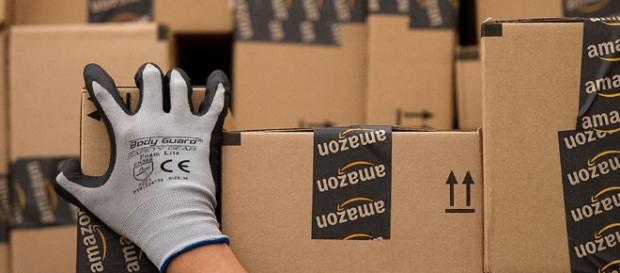 Need a job? Amazon is hiring 120,000 workers for the holiday ... - techspot.com Need a job? Amazon is hiring 120,000 workers for the holiday ... - techspot.com