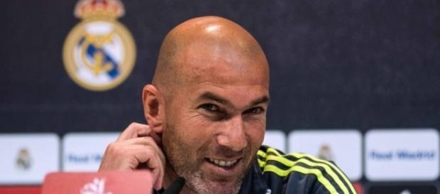 Real Madrid : Zidane rêve d'un ancien du Barça Real Madrid : Zidane rêve d'un ancien du Barça