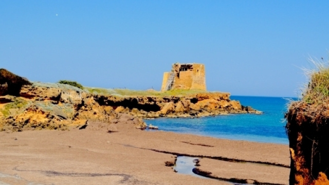Torre Testa di Jaddico, si erge solitaria sul suo promontorio