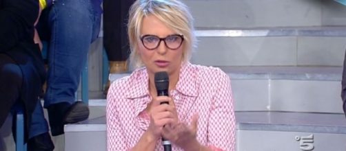 Gianni Sperti sotto attacco, interviene la De Filippi