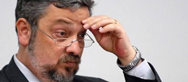 Ministro Antonio Palocci decide falar tudo para o juiz Sérgio Moro Ministro Antonio Palocci decide falar tudo para o juiz Sérgio Moro