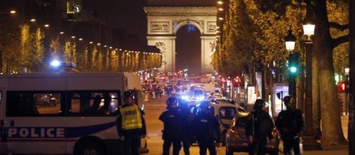 3 Paris officers shot, 1 fatally, in Champs-Elysees attack ... - wokv.com