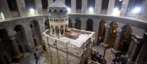 Riapre l'edicola del Santo Sepolcro a Gerusalemme: custodisce la ... - corriere.it