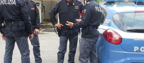 Sondrio, poliziotti senza divise: le pagano di tasca propria