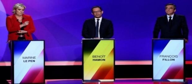 Comment ont réagit les candidats à la présidentielle suite à l'attentat des Champs-Elysées ? Comment ont réagit les candidats à la présidentielle suite à l'attentat des Champs-Elysées ?