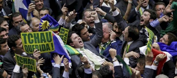 Deputados comemoraram queda de Dilma Deputados comemoraram queda de Dilma