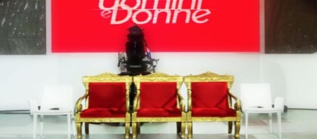 Ultime gossip news Uomini e Donne: un bel bacio e un nuovo spasimante Ultime gossip news Uomini e Donne: un bel bacio e un nuovo spasimante
