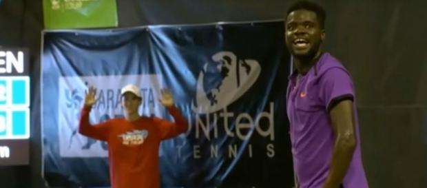 Un match de tennis perturbé par... un rapport sexuel ! Un match de tennis perturbé par... un rapport sexuel !