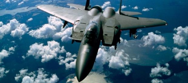 Urlaubsflieger sind schöner. Kampfjets sind nötig. (Source URG Suisse: Blasting News Archive / pixabay) Urlaubsflieger sind schöner. Kampfjets sind nötig. (Source URG Suisse: Blasting News Archive / pixabay)