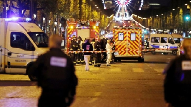 Attentat sur les Champs-Élysées : ce que l'on sait - Libération - liberation.fr