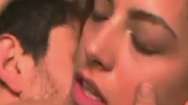 Video Hot desirèe popper uomini e donne alta infedeltà