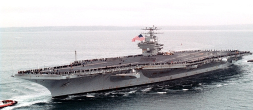 Le 23 janvier 2002, l'USS Carl Vinson rentre à Pearl Harbor après 6 mois de déploiement