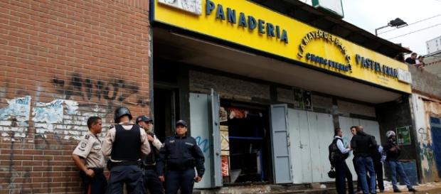 Caos na Venezuela: pessoas morrem durante saque a uma padaria Caos na Venezuela: pessoas morrem durante saque a uma padaria