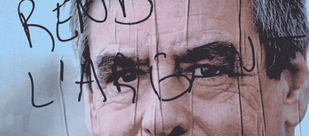 François Fillon, selon une source anonyme, mais relayée de façon crédible, envisagerait de rembourser plus d'un million d'euros François Fillon, selon une source anonyme, mais relayée de façon crédible, envisagerait de rembourser plus d'un million d'euros