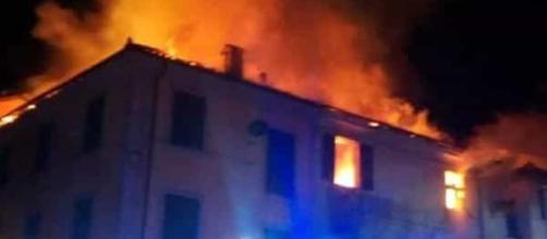 Incendio a Casella oggi 22 aprile 2017 - today.it