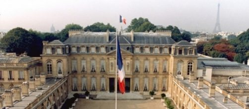 La Francia sceglie il nuovo inquilino dell'Eliseo, seggi aperti dalle 8 alle 19