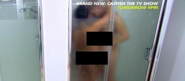 Elettra Lamborghini toma banho nua com affair Elettra Lamborghini toma banho nua com affair