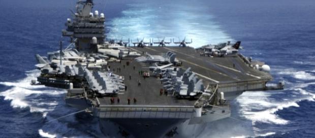 O porta-aviões USS Carl Vinson está na mira das ameaças norte-coreanas O porta-aviões USS Carl Vinson está na mira das ameaças norte-coreanas