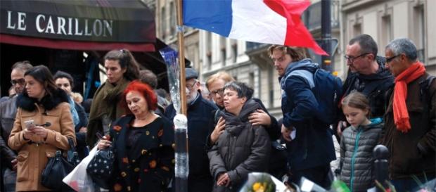 TERRORE A PARIGI | Hollande: “È un atto di guerra”. Tra i 129 ... - cittadino.ca TERRORE A PARIGI | Hollande: “È un atto di guerra”. Tra i 129 ... - cittadino.ca