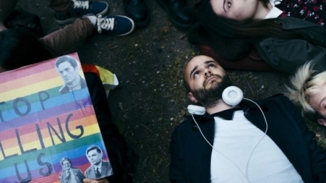 Contre «l'homophobie d'Etat» en Tchétchénie : «Tout silence est ... - liberation.fr