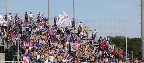 Tifosi della Fiorentina nella gara di Crotone.