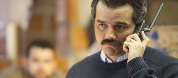 Filho de Pablo Escobar critica 'Narcos' no 'The noite', de Danilo Gentili Filho de Pablo Escobar critica 'Narcos' no 'The noite', de Danilo Gentili