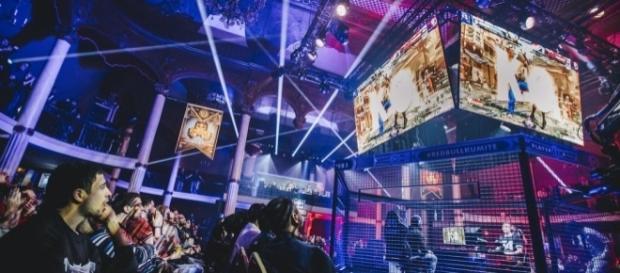 Le Red Bull Kumite revient à Paris en 2017 ! SF5 Teaser - redbull.com Le Red Bull Kumite revient à Paris en 2017 ! SF5 Teaser - redbull.com