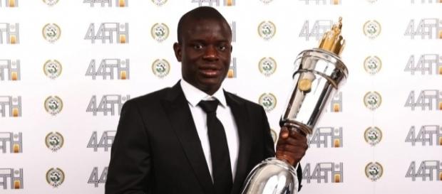 N'Golo Kanté le gana la pulseada a Alexis y es elegido mejor ... - publimetro.cl N'Golo Kanté le gana la pulseada a Alexis y es elegido mejor ... - publimetro.cl
