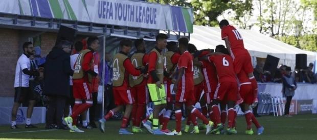 O Benfica tenta conquistar a sua primeira UEFA Youth League O Benfica tenta conquistar a sua primeira UEFA Youth League
