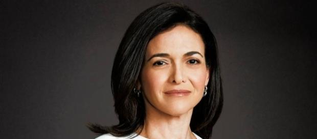 Sheryl Sandberg promotes new book "Option B" - Photo: Blasting News Library - wsj.com Sheryl Sandberg promotes new book "Option B" - Photo: Blasting News Library - wsj.com