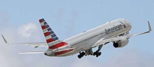 American Airlines trata de aprender del error de United - Laredo ... - lmtonline.com