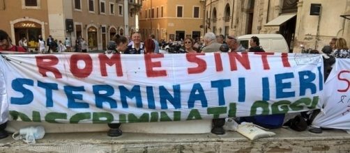 'Sterminati ieri, discriminati oggi', manifestazione di rom e sinti italiani